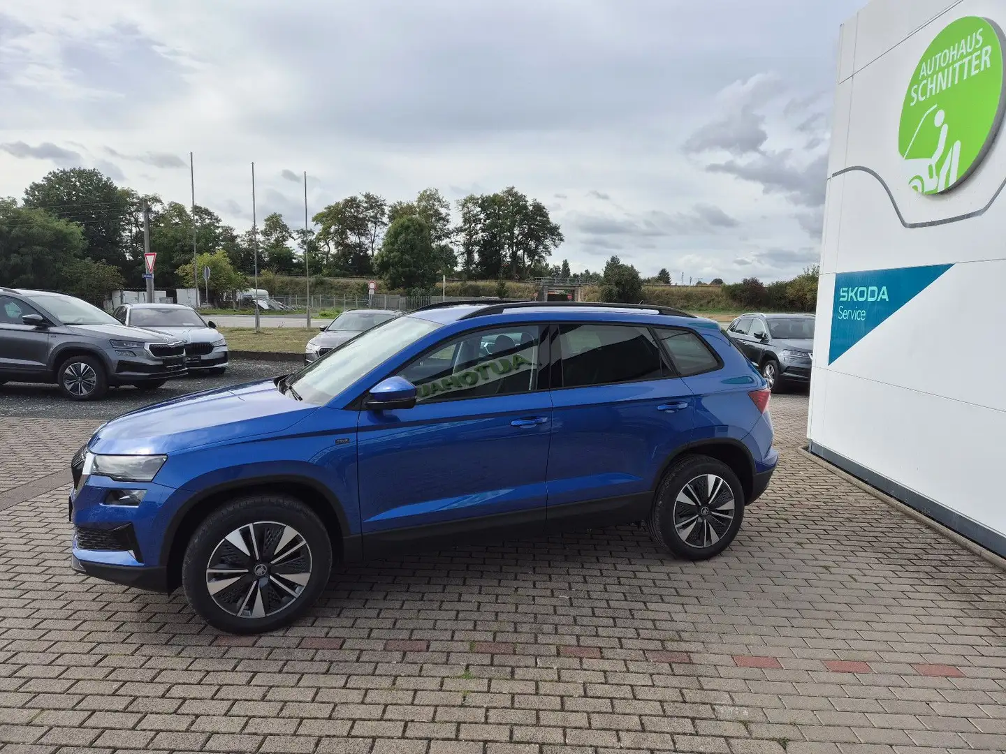 Skoda Karoq Selection ACC Anhäng Beheiz Lenkrad Kamera Blau - 2
