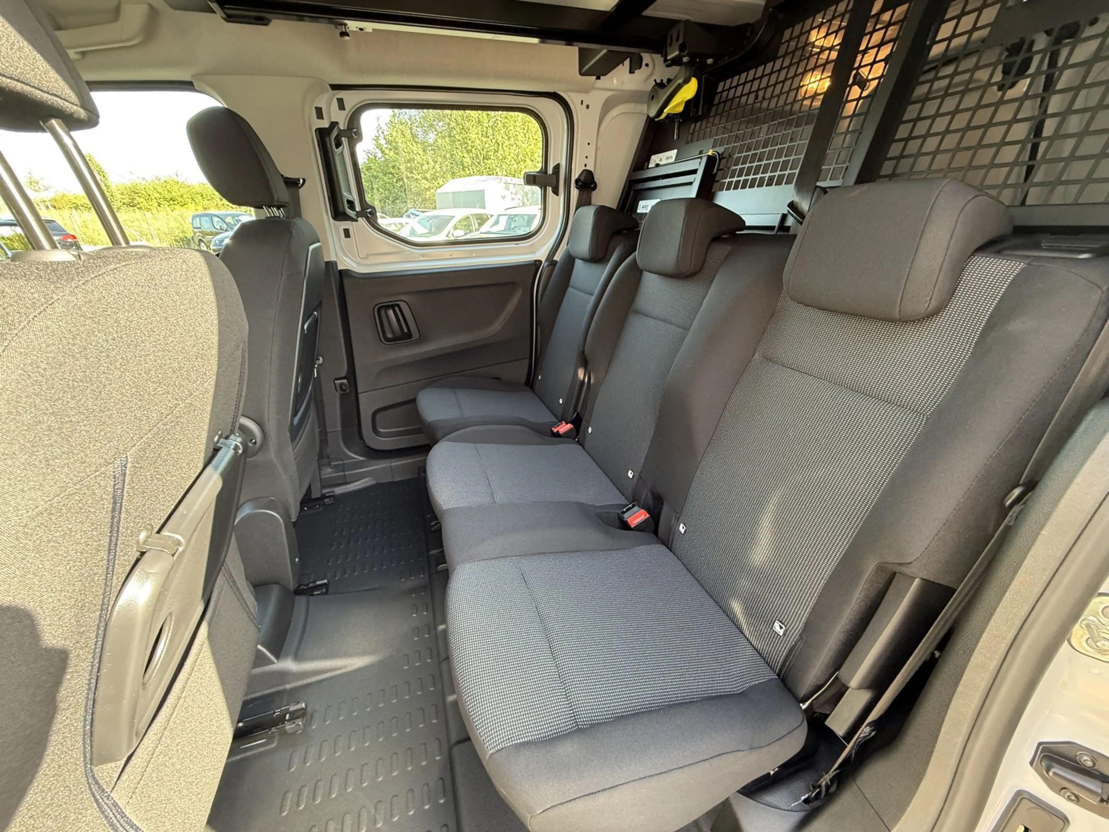 Peugeot Partner 1.5 Hdi 100 XL Doppelkabine 5S — photo 11