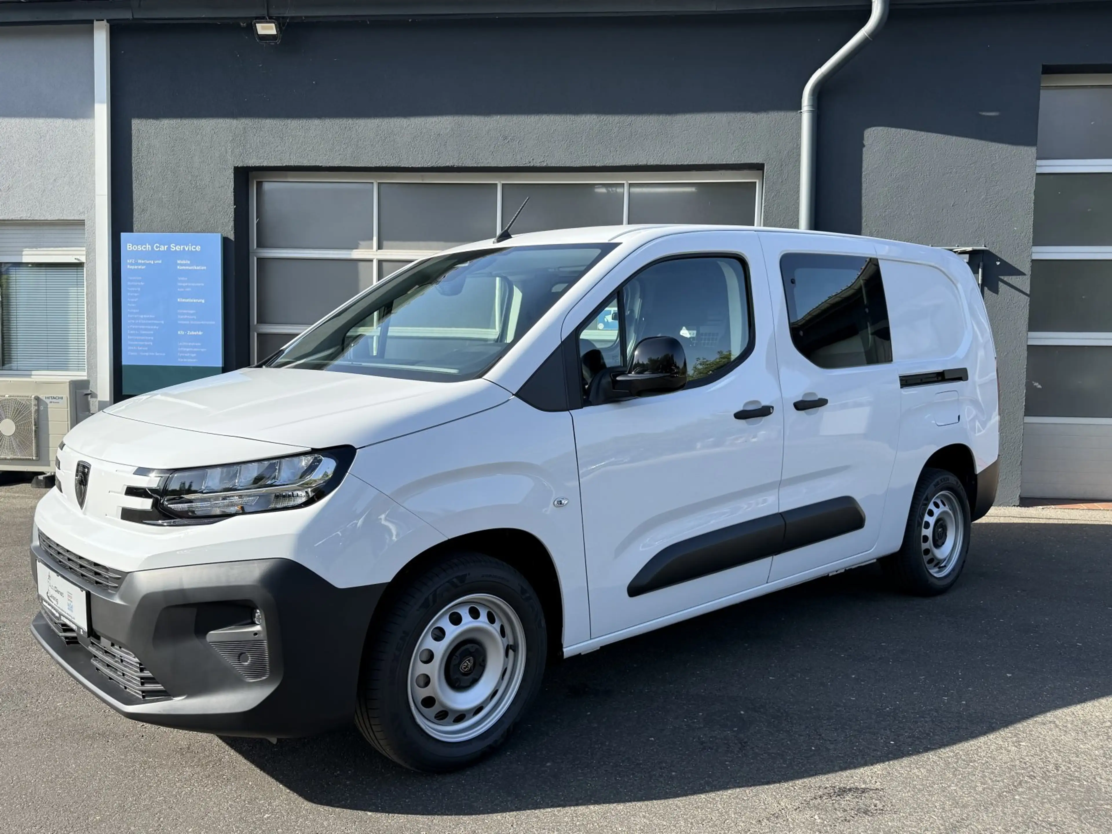 Peugeot Partner 1.5 Hdi 100 XL Doppelkabine 5S — photo 2