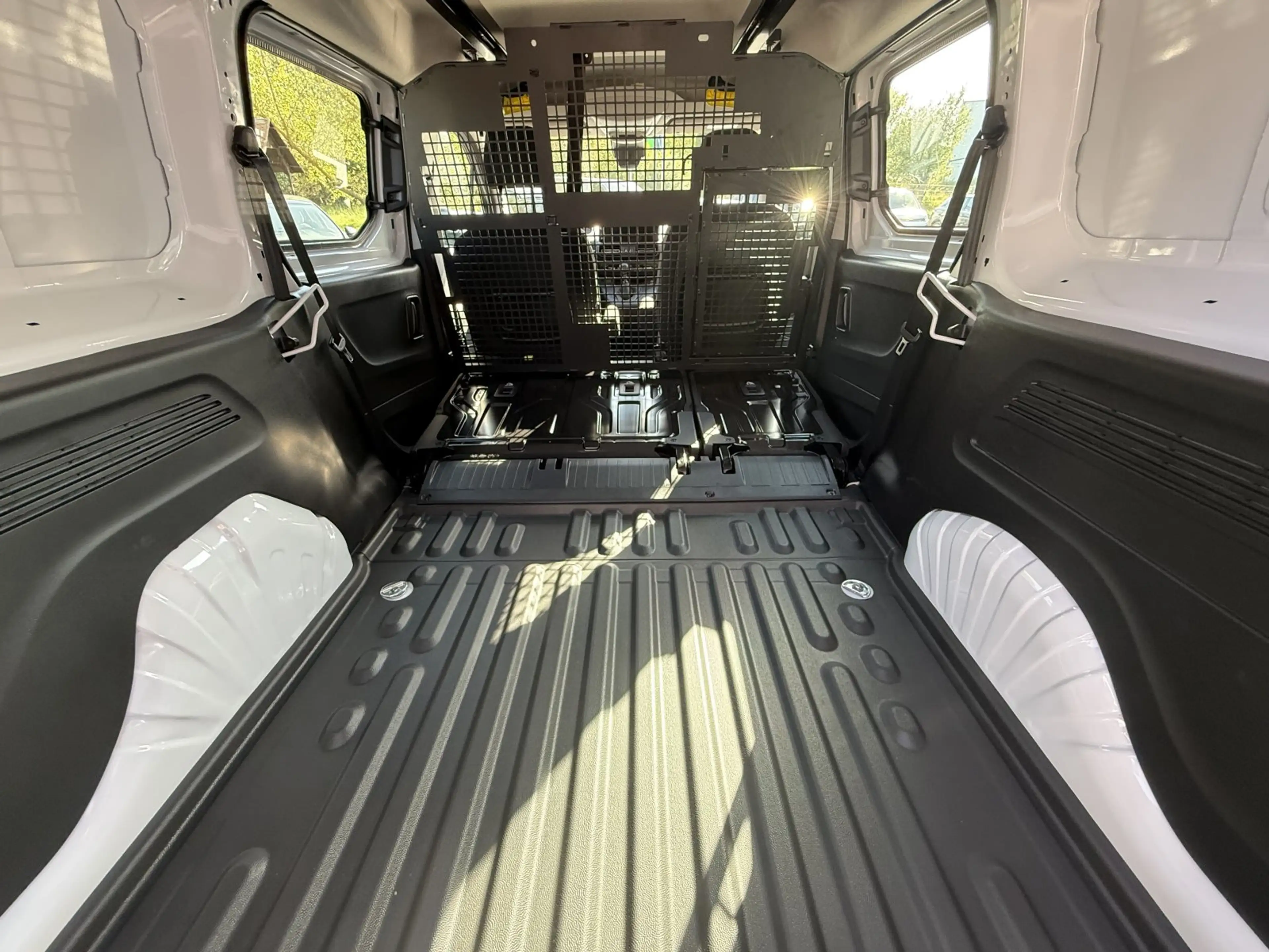 Peugeot Partner 1.5 Hdi 100 XL Doppelkabine 5S — photo 13