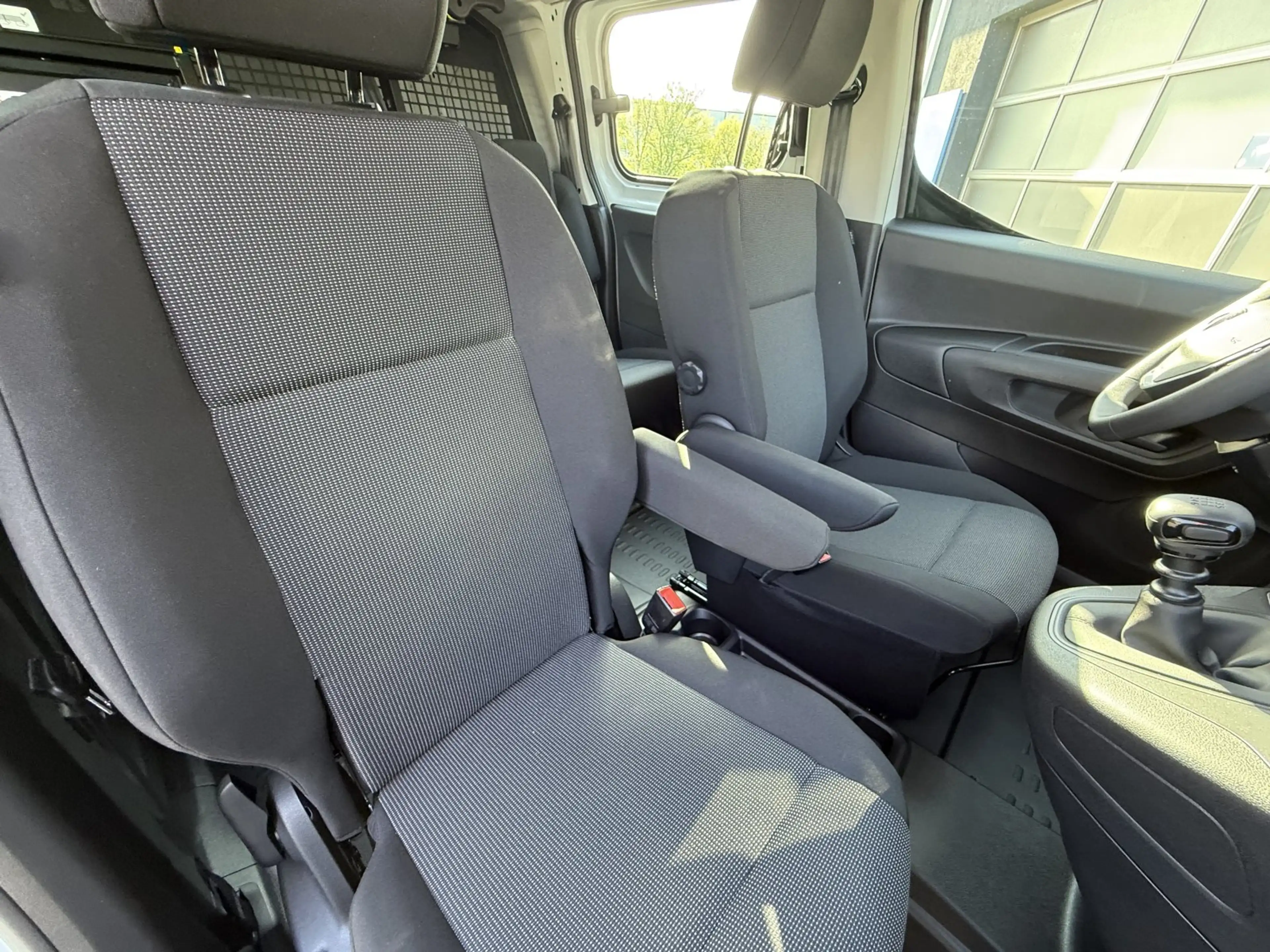 Peugeot Partner 1.5 Hdi 100 XL Doppelkabine 5S — photo 10