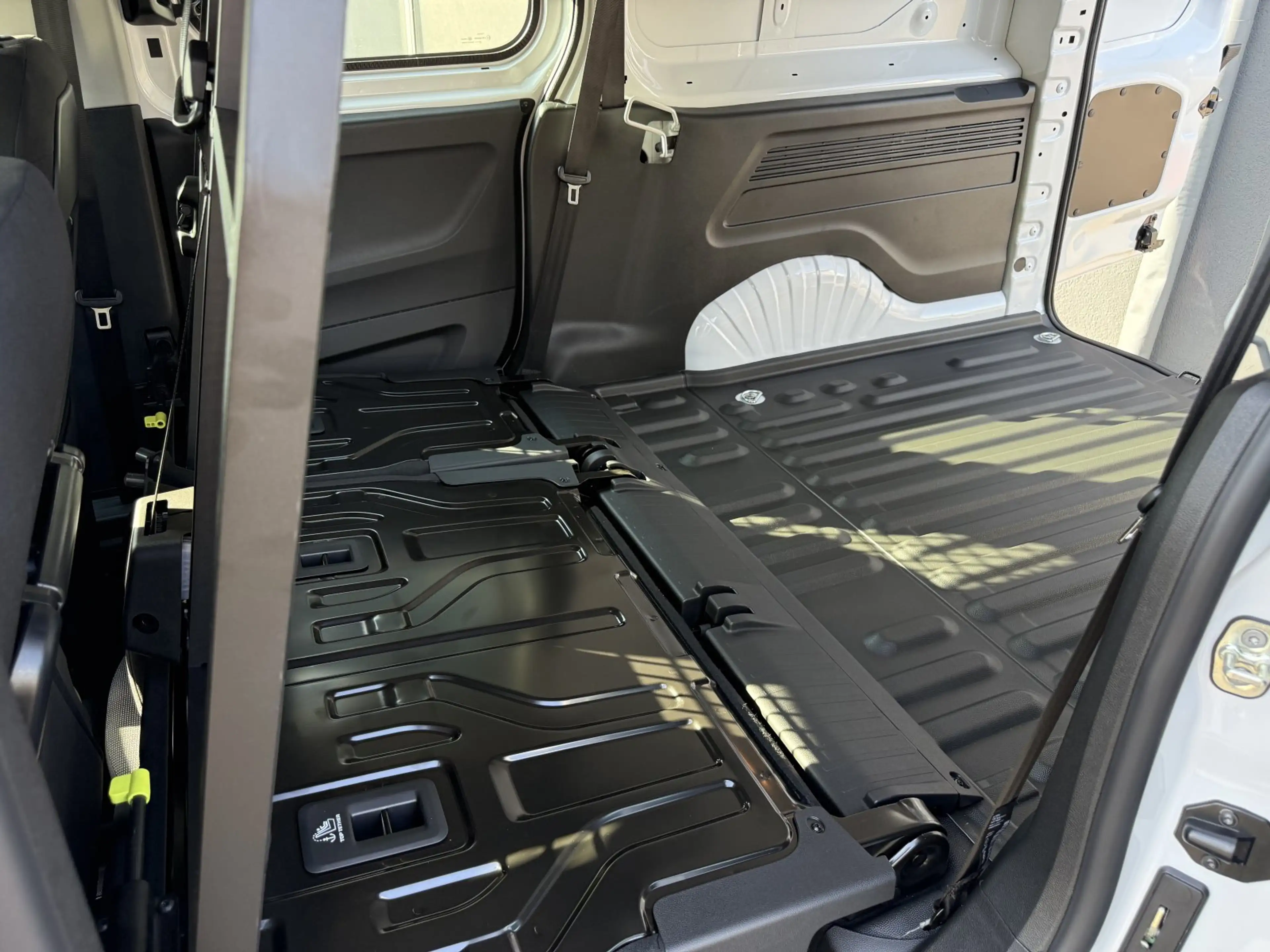 Peugeot Partner 1.5 Hdi 100 XL Doppelkabine 5S — photo 14