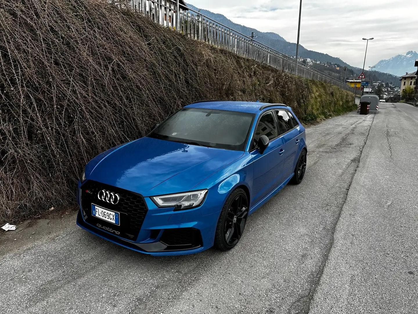 Audi RS3 Sportback 2.5 tfsi quattro s-tronic Blu/Azzurro - 2