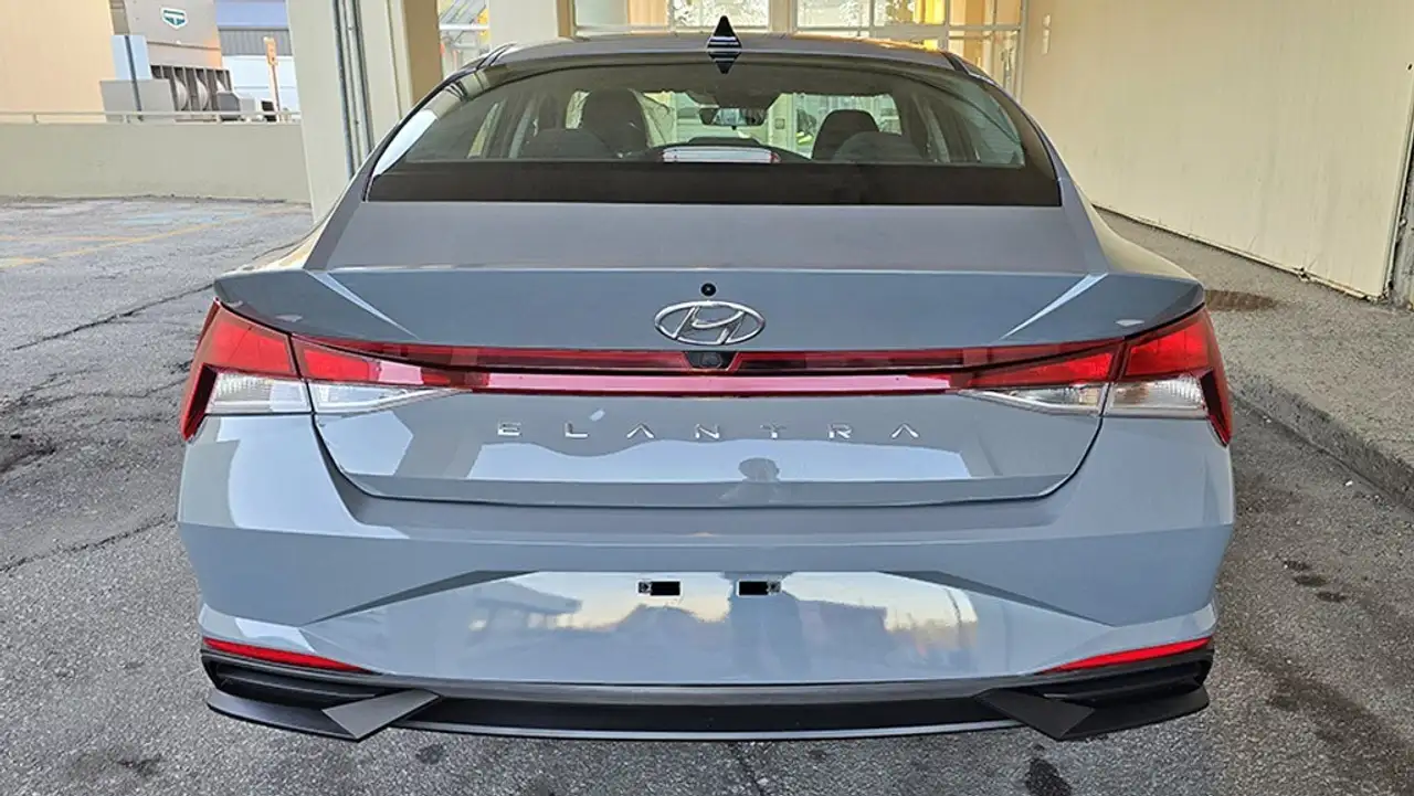 Hyundai ELANTRA снимка Hyundai ELANTRA