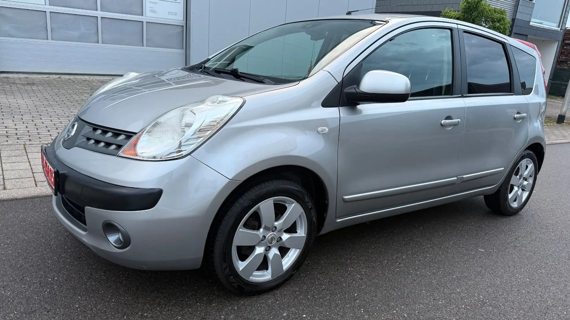 Nissan Note 1.6 AUTOMATIK,TÜV,WENIG-KM,KLIMA,TEMPOMAT Grau - 1