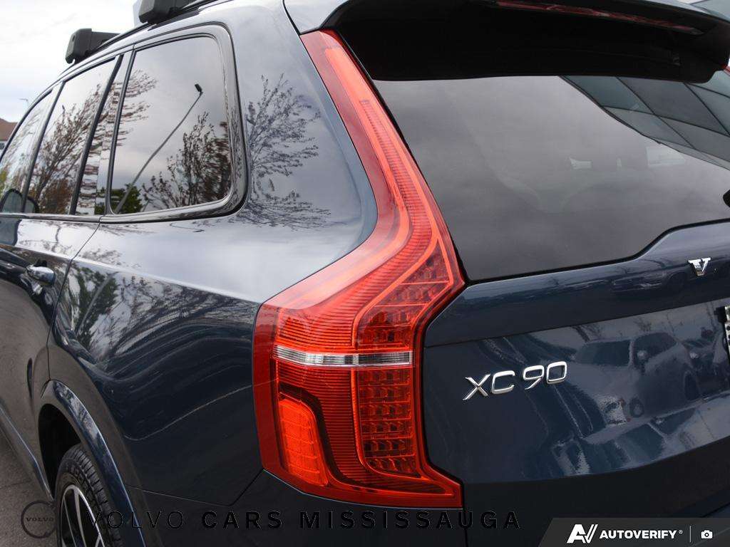 2023 Volvo XC90 T8 Plug-In Hybrid Ultimate thumb 12