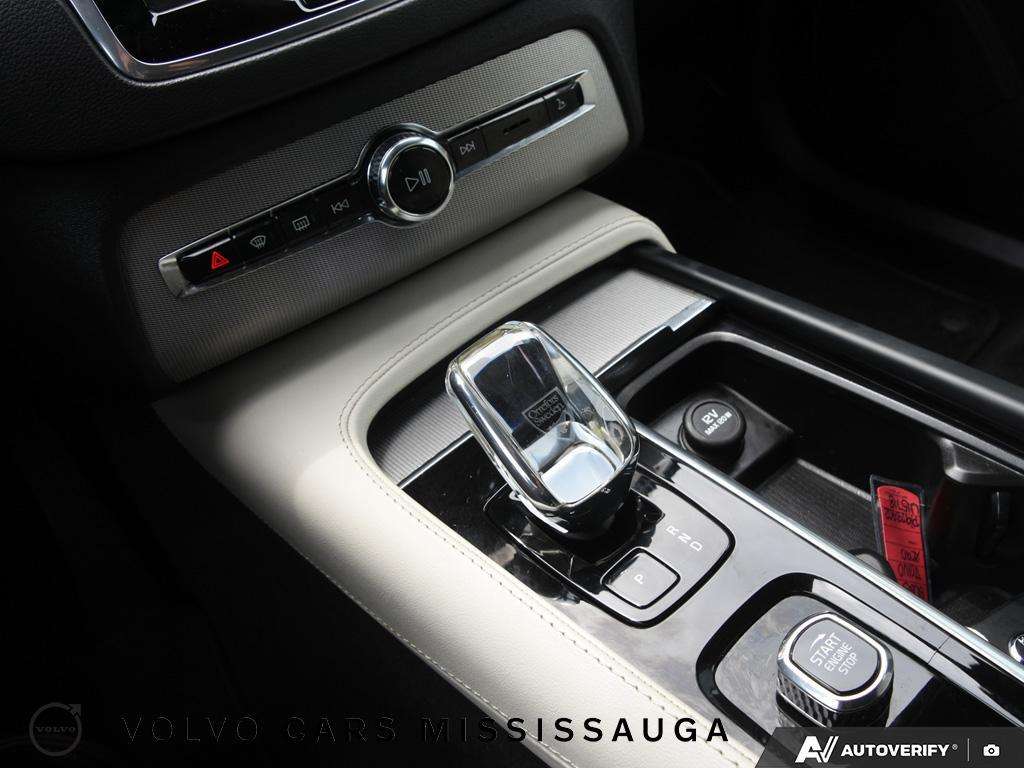 2023 Volvo XC90 T8 Plug-In Hybrid Ultimate thumb 24
