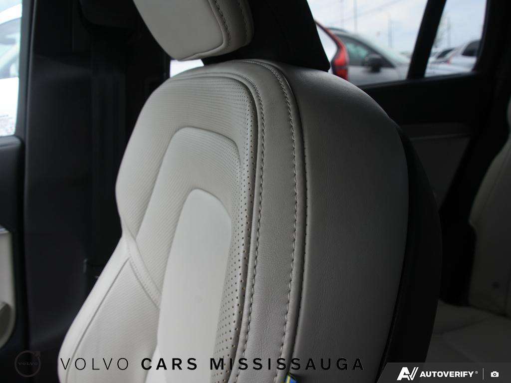 2023 Volvo XC90 T8 Plug-In Hybrid Ultimate thumb 25