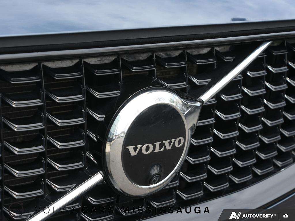 2023 Volvo XC90 T8 Plug-In Hybrid Ultimate thumb 9