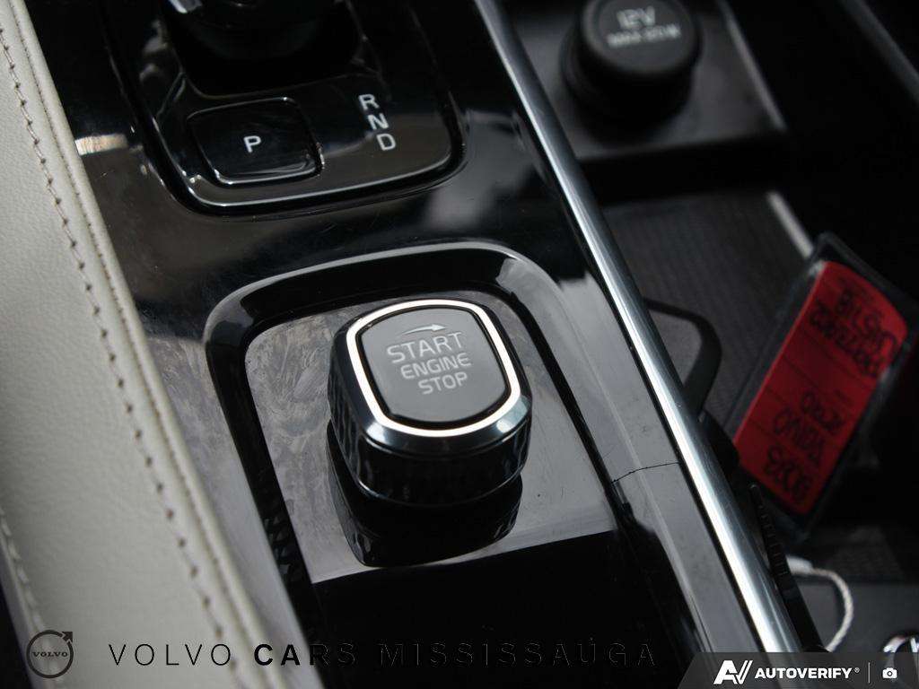 2023 Volvo XC90 T8 Plug-In Hybrid Ultimate thumb 23