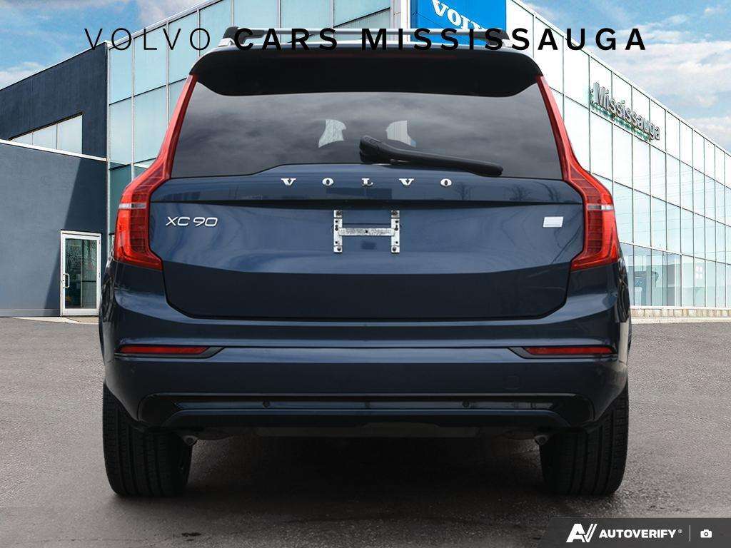 2023 Volvo XC90 T8 Plug-In Hybrid Ultimate alt 5