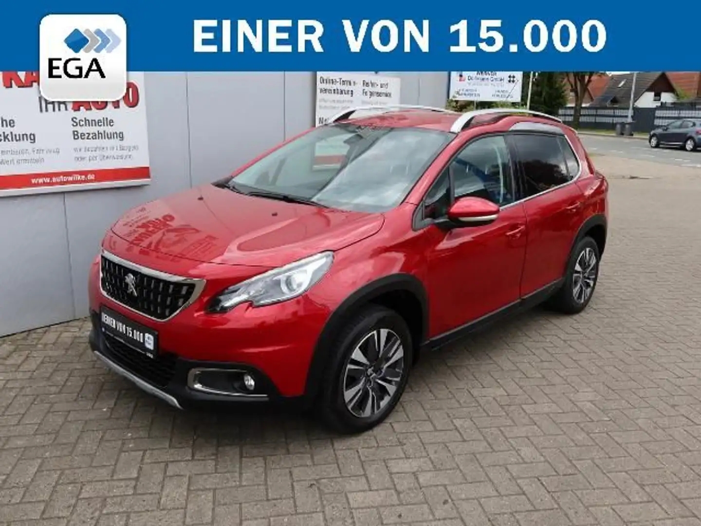 Peugeot 2008 1.2 PureTech 110 Allure*AHK*ALLWETTERREIFEN Rot - 1