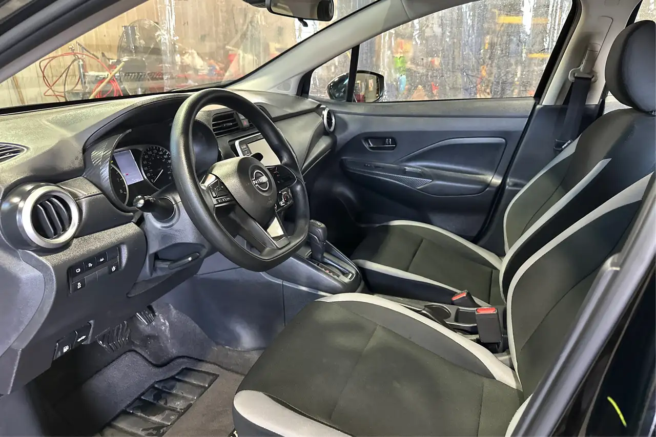 Nissan Versa photo Nissan Versa