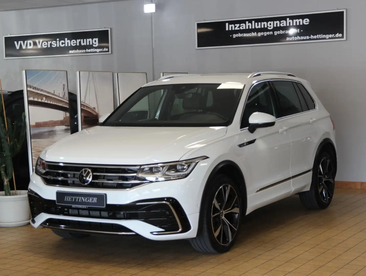 Volkswagen Tiguan R-Line 2.0 TDI,DSG,4-Motion,20",AHK,Matri Weiß - 1