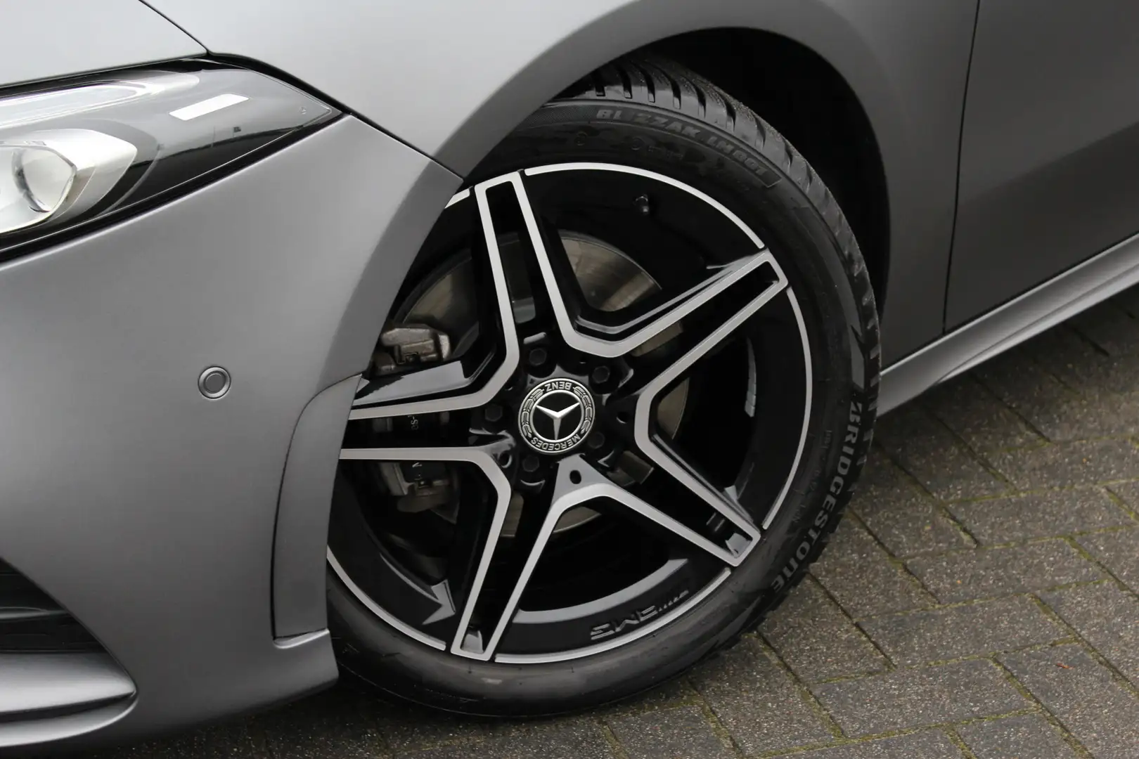 Mercedes-Benz A 180 AMG | sfeerverl | apple car play | matte lak | cam Grijs - 2