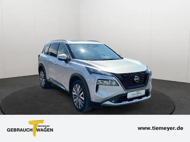 Nissan X-Trail view 3