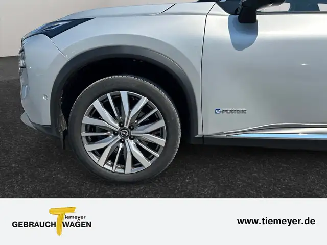 Nissan X-Trail view 9