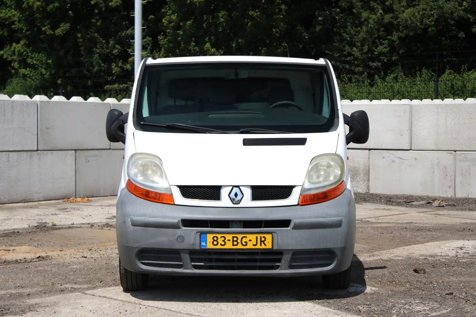 Renault Trafic 1.9 dCi L1H1 Grau - 2