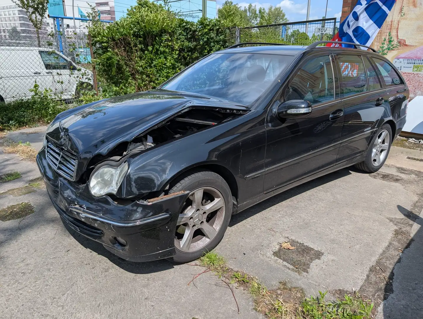 Mercedes-Benz C 200 T CDI Avantgarde,2 Hand,Alu,AHK,Unfall Auto Zwart - 1