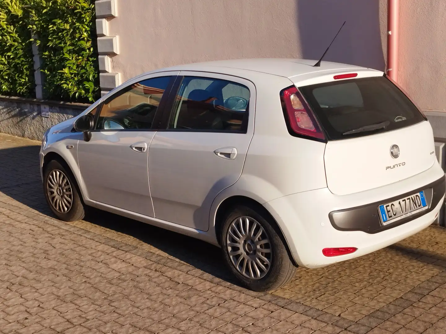 Fiat Punto Evo Punto Evo 5p 1.4 Active Gpl 77cv Weiß - 2