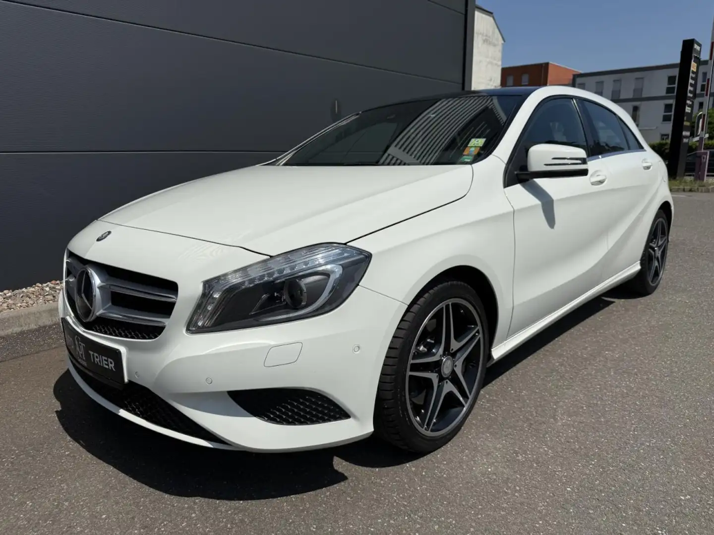 Mercedes-Benz A 250 BlueEfficiency KAMERA NAVI MFL*AUTOMATIK* Klima Blanc - 2