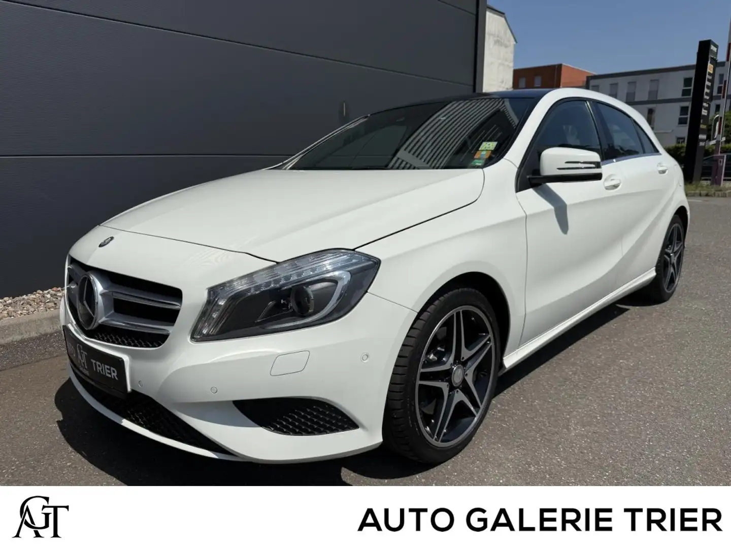 Mercedes-Benz A 250 BlueEfficiency KAMERA NAVI MFL*AUTOMATIK* Klima Blanc - 1