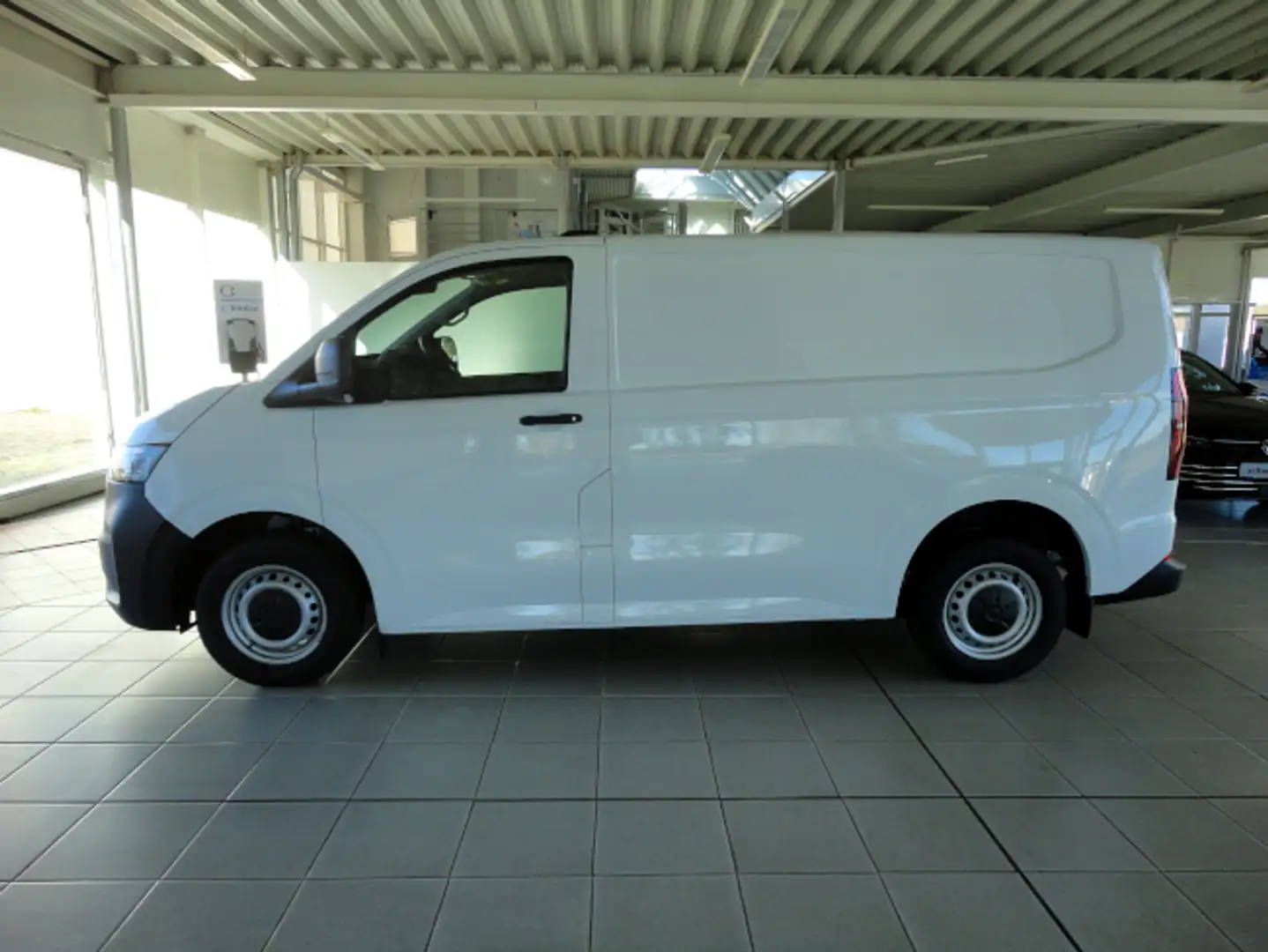 Volkswagen Transporter Kasten kurzer Radstand 2.0l TDI 6-Gang Weiß - 2
