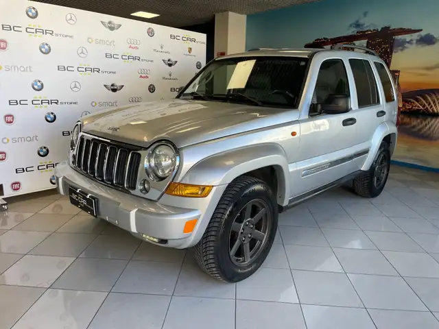 Jeep Cherokee 2.8 CRD Autom. * GANCIO TRAINO