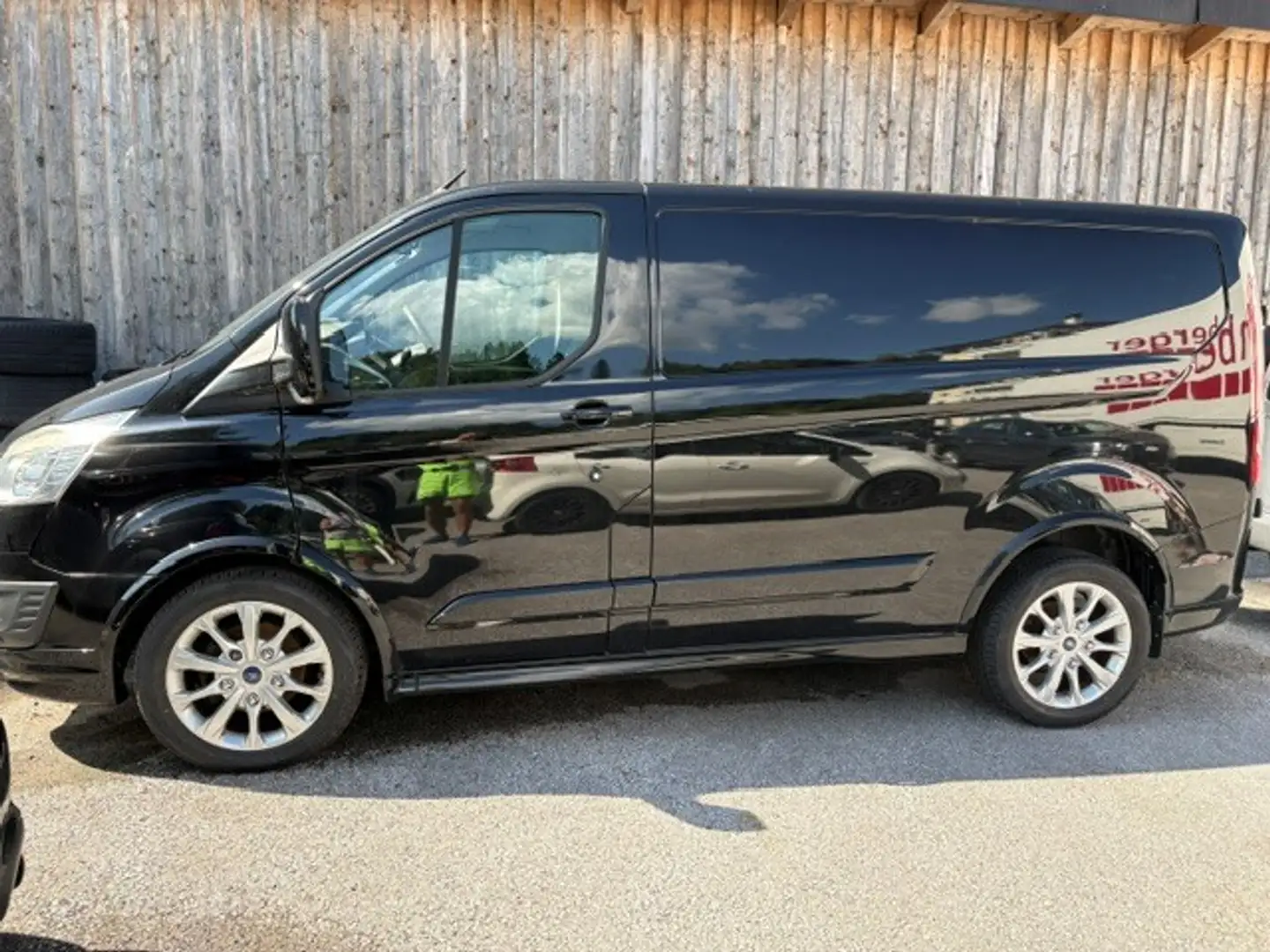 Ford Transit Custom Transit Custom Variobus 2,0 TDCI L1H1 290 Sport Sport Schwarz - 1