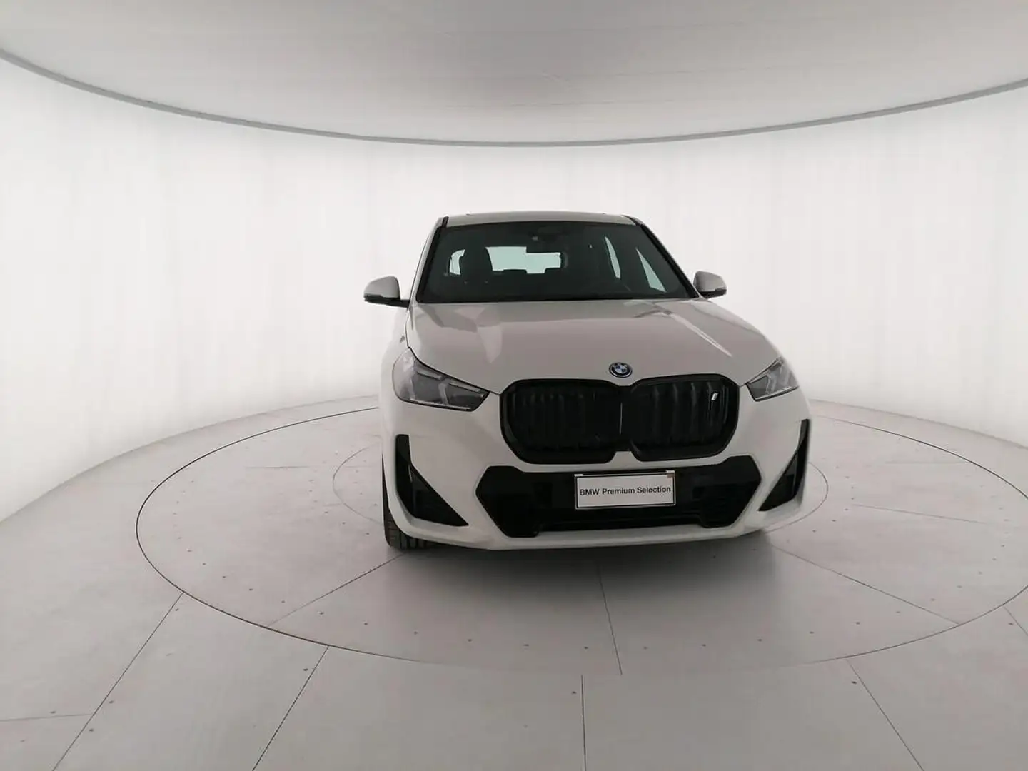 BMW iX1 30 xdrive Msport Bianco - 2