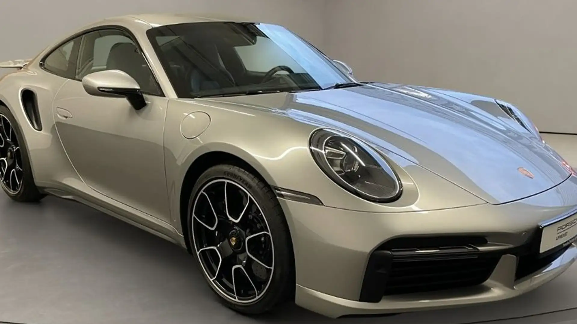 Porsche 992 Turbo S Coupé PDK Plateado - 1