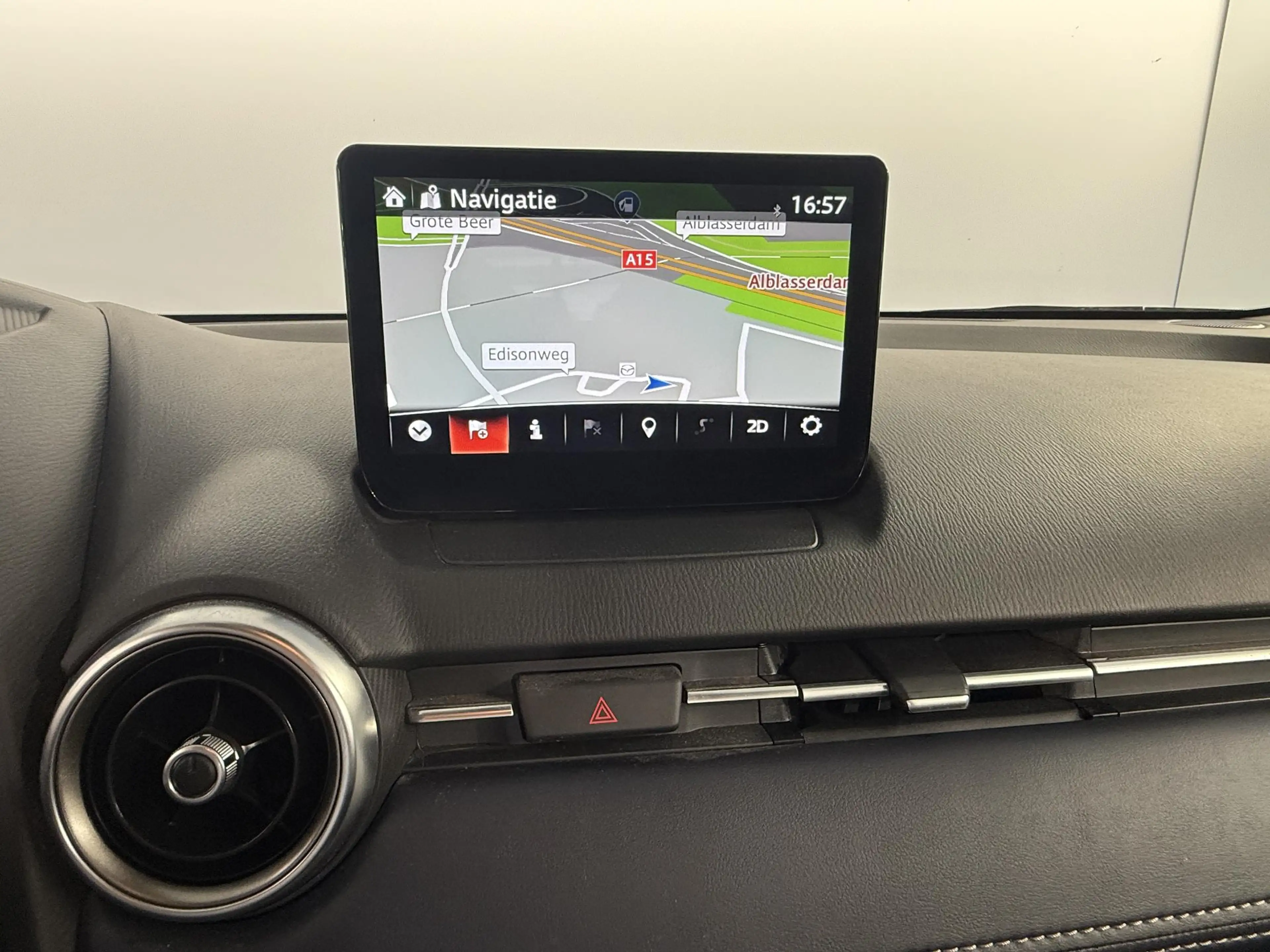 Mazda 2 1.5 Skyactiv-G Luxury / Driver Pack / Camera / Hea — photo 15