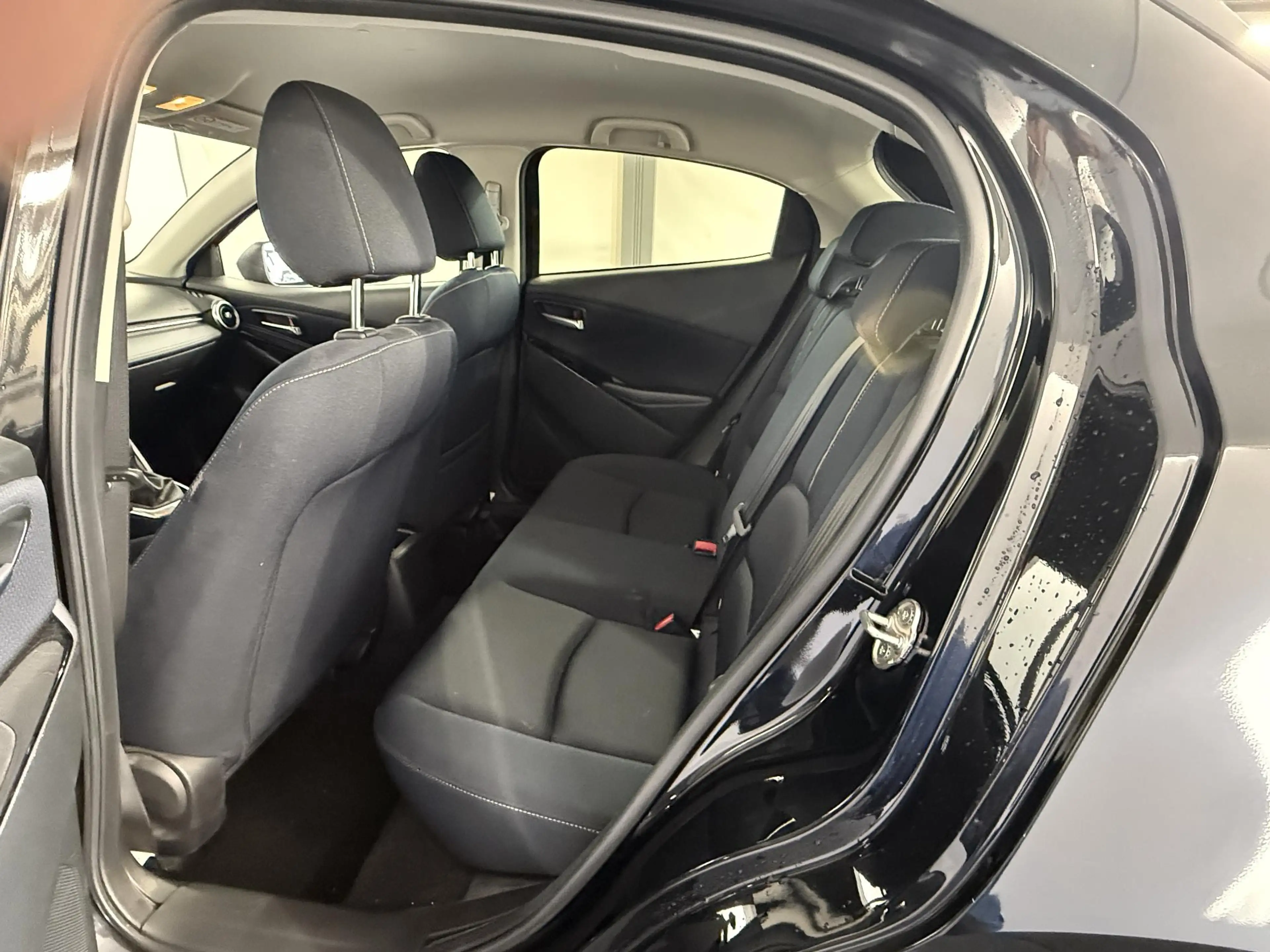 Mazda 2 1.5 Skyactiv-G Luxury / Driver Pack / Camera / Hea — photo 9
