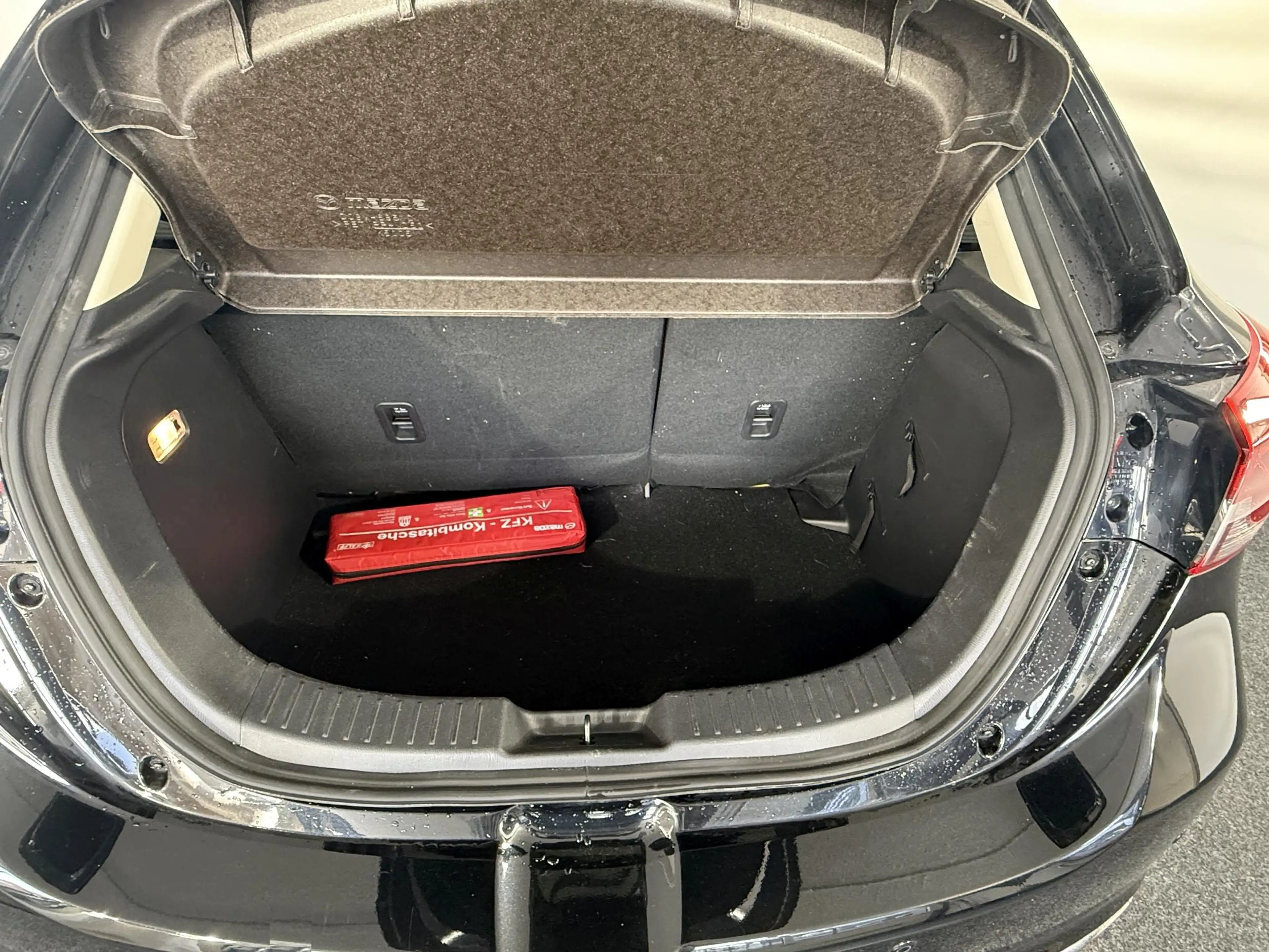 Mazda 2 1.5 Skyactiv-G Luxury / Driver Pack / Camera / Hea — photo 7