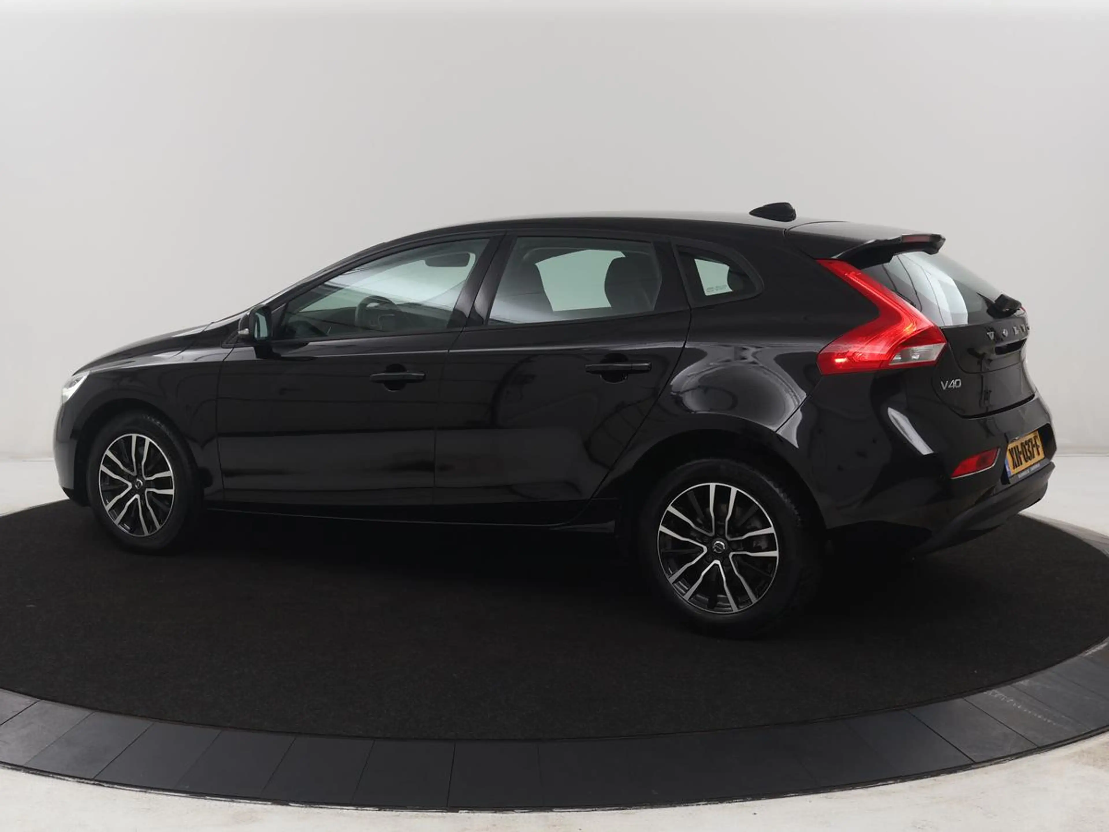 Volvo V40 1.5 T2 Polar+ | Automaat | Navigatie | Stoelverwar — photo 2
