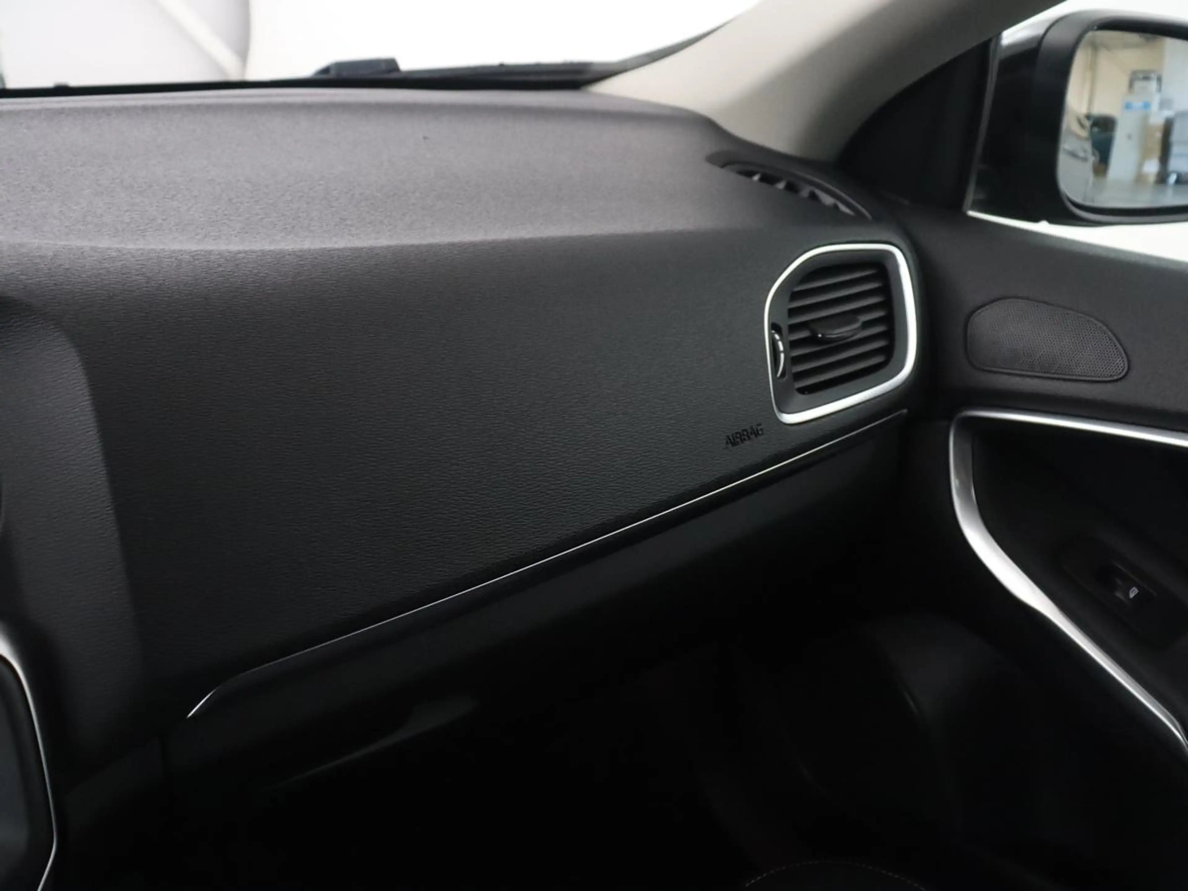 Volvo V40 1.5 T2 Polar+ | Automaat | Navigatie | Stoelverwar — photo 19