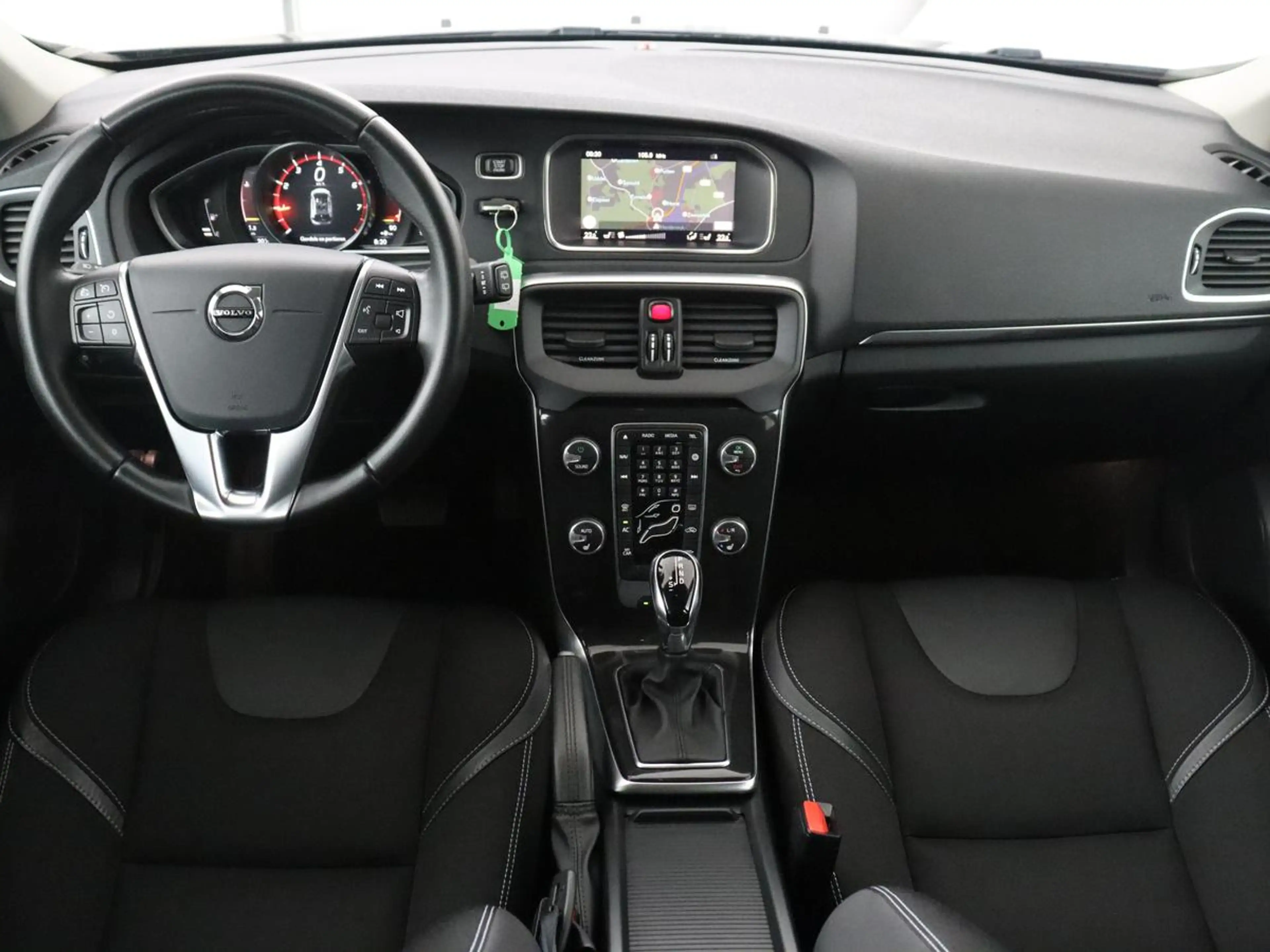Volvo V40 1.5 T2 Polar+ | Automaat | Navigatie | Stoelverwar — photo 3