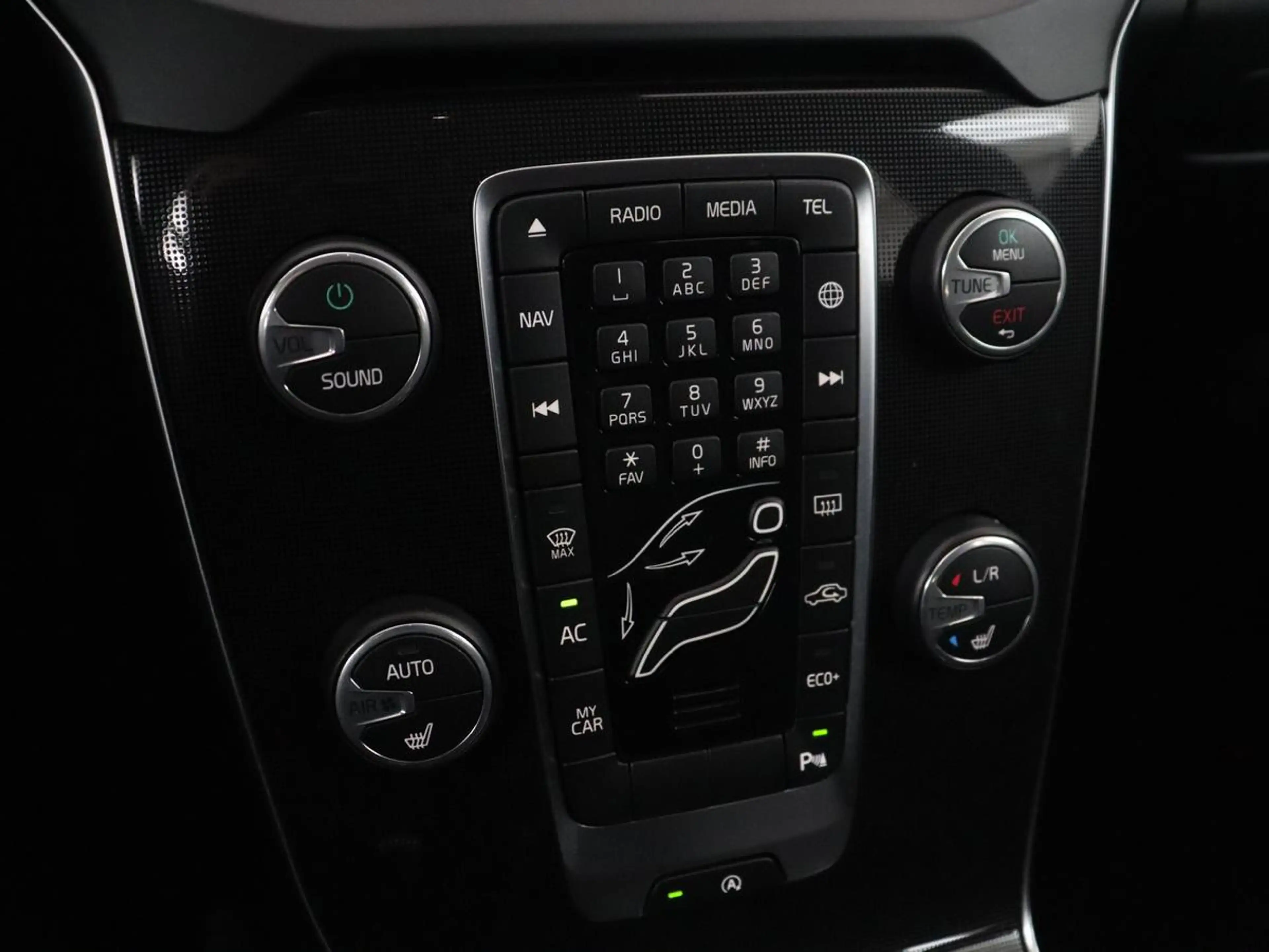 Volvo V40 1.5 T2 Polar+ | Automaat | Navigatie | Stoelverwar — photo 22