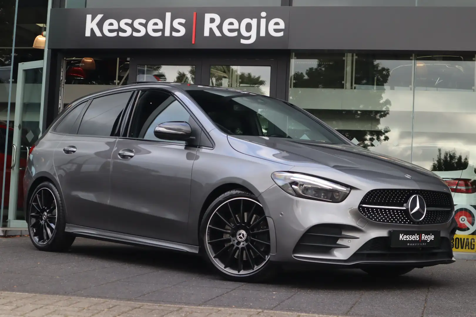 Mercedes-Benz B 220 AMG Night Pano Memory Ambient keyless Multibeam Gris - 1