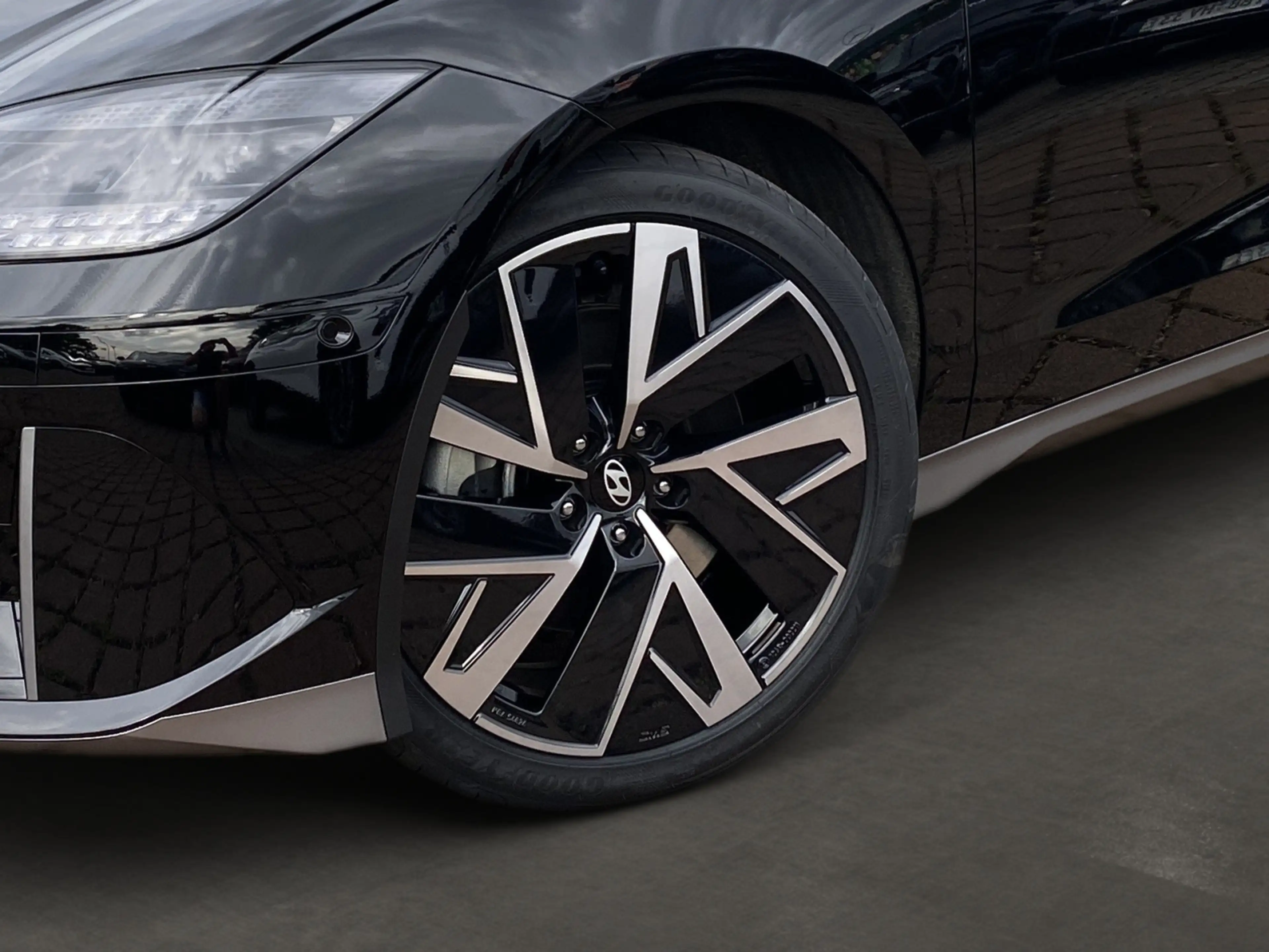 Hyundai IONIQ 6 IONIQ 6 Heck 77,4 kWh UNIQ+Glasdach+dig.Sp.+20" — photo 6