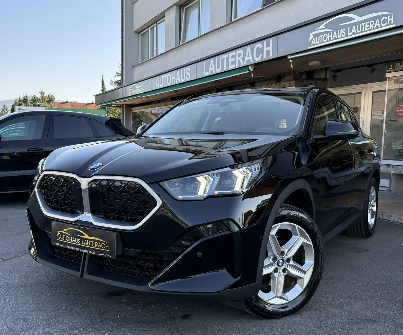 BMW X2 20d xDrive *1.BESITZ *AHK *ALLRAD *LEDER *KAMERA Schwarz - 1