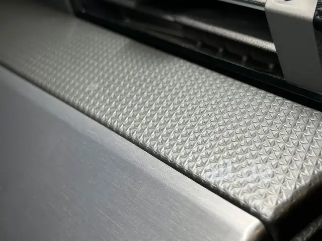 Audi Q3 view 24