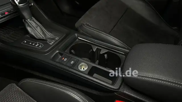 Audi Q3 view 17