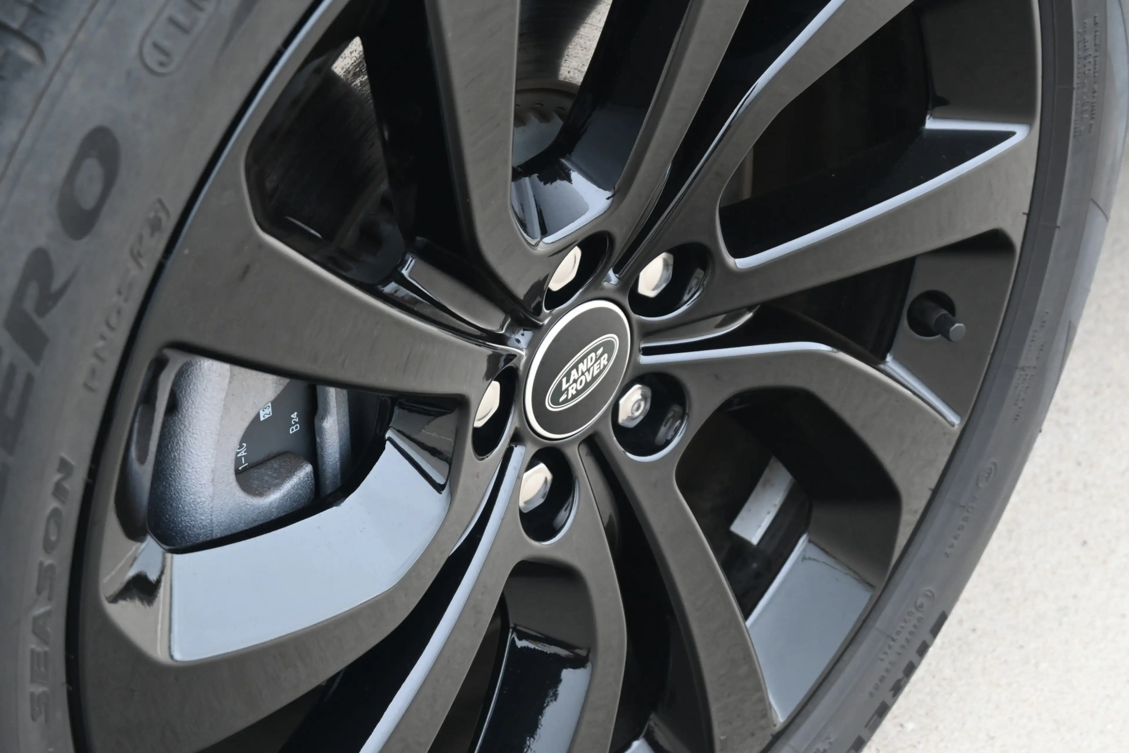 Land Rover Discovery Sport 1.5 P270e PHEV Dynamic SE — photo 12