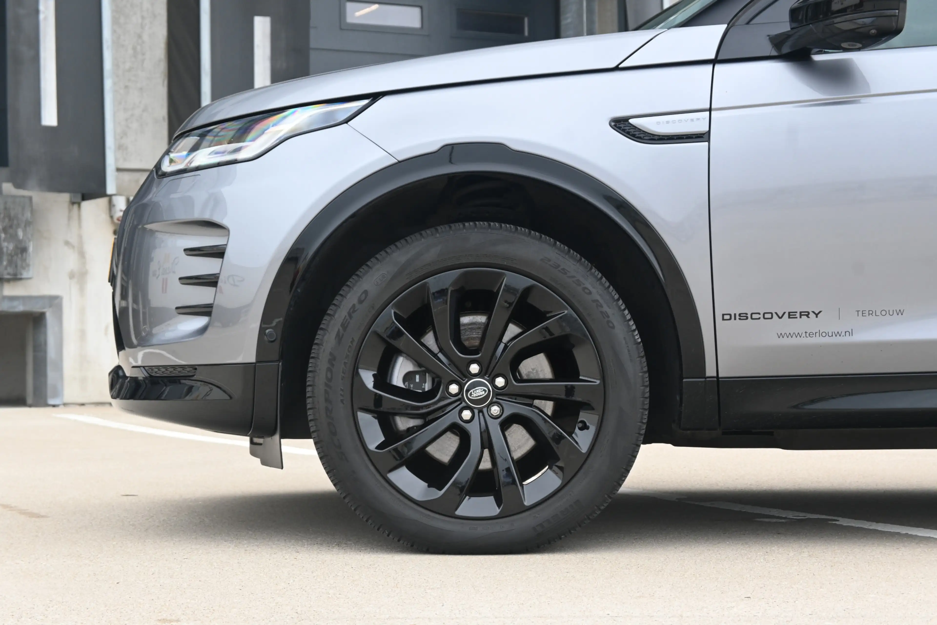 Land Rover Discovery Sport 1.5 P270e PHEV Dynamic SE — photo 11