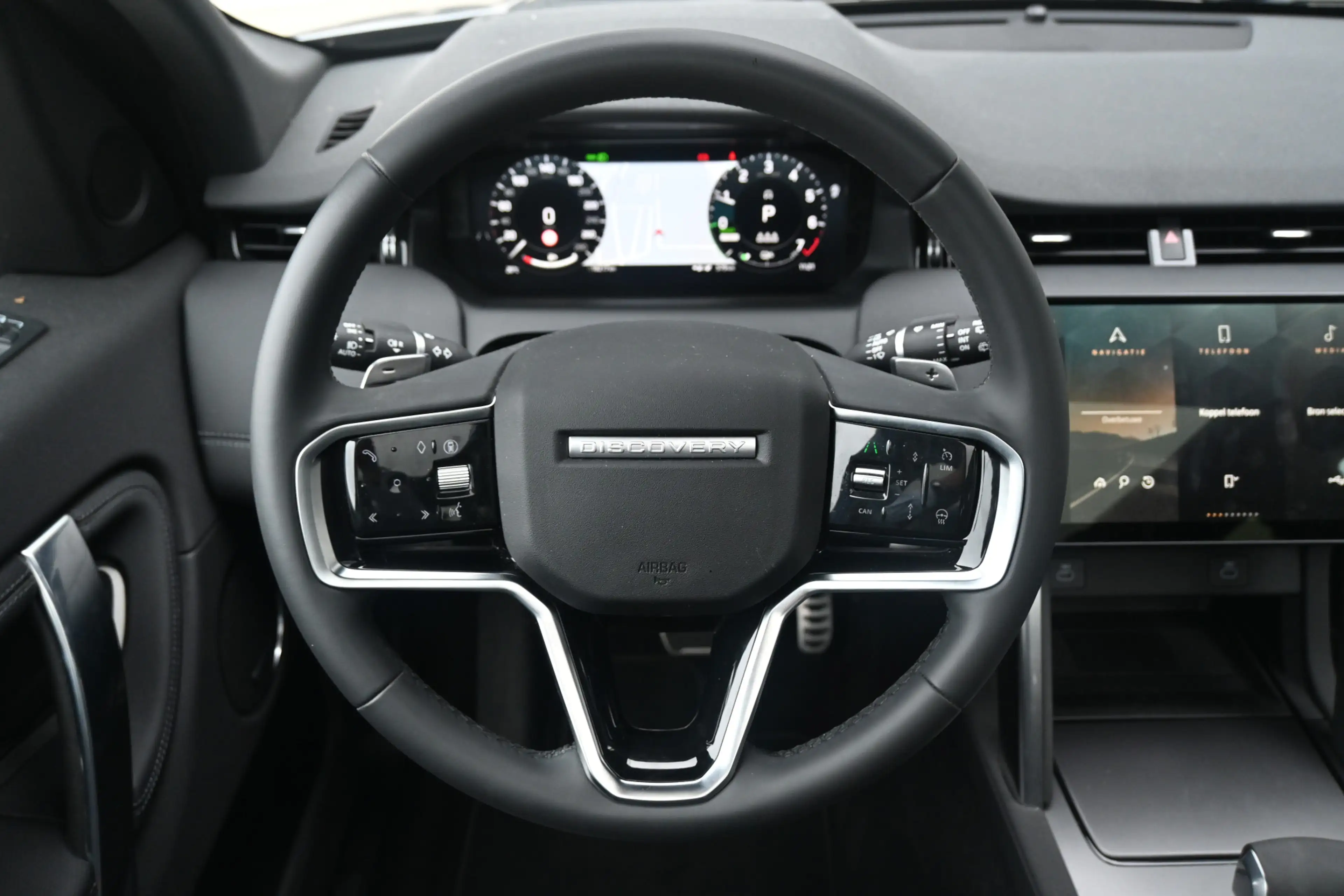 Land Rover Discovery Sport 1.5 P270e PHEV Dynamic SE — photo 17