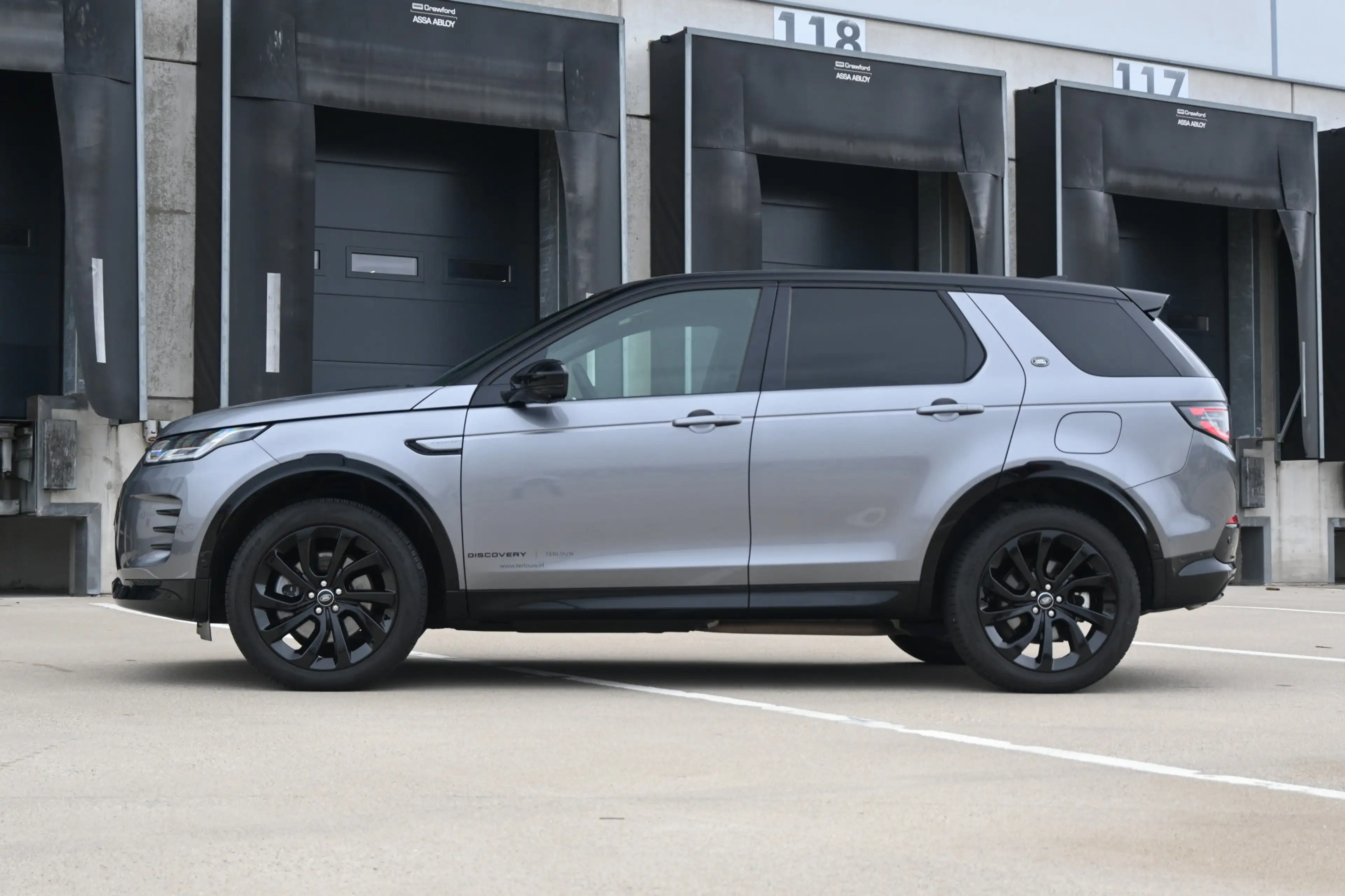 Land Rover Discovery Sport 1.5 P270e PHEV Dynamic SE — photo 9