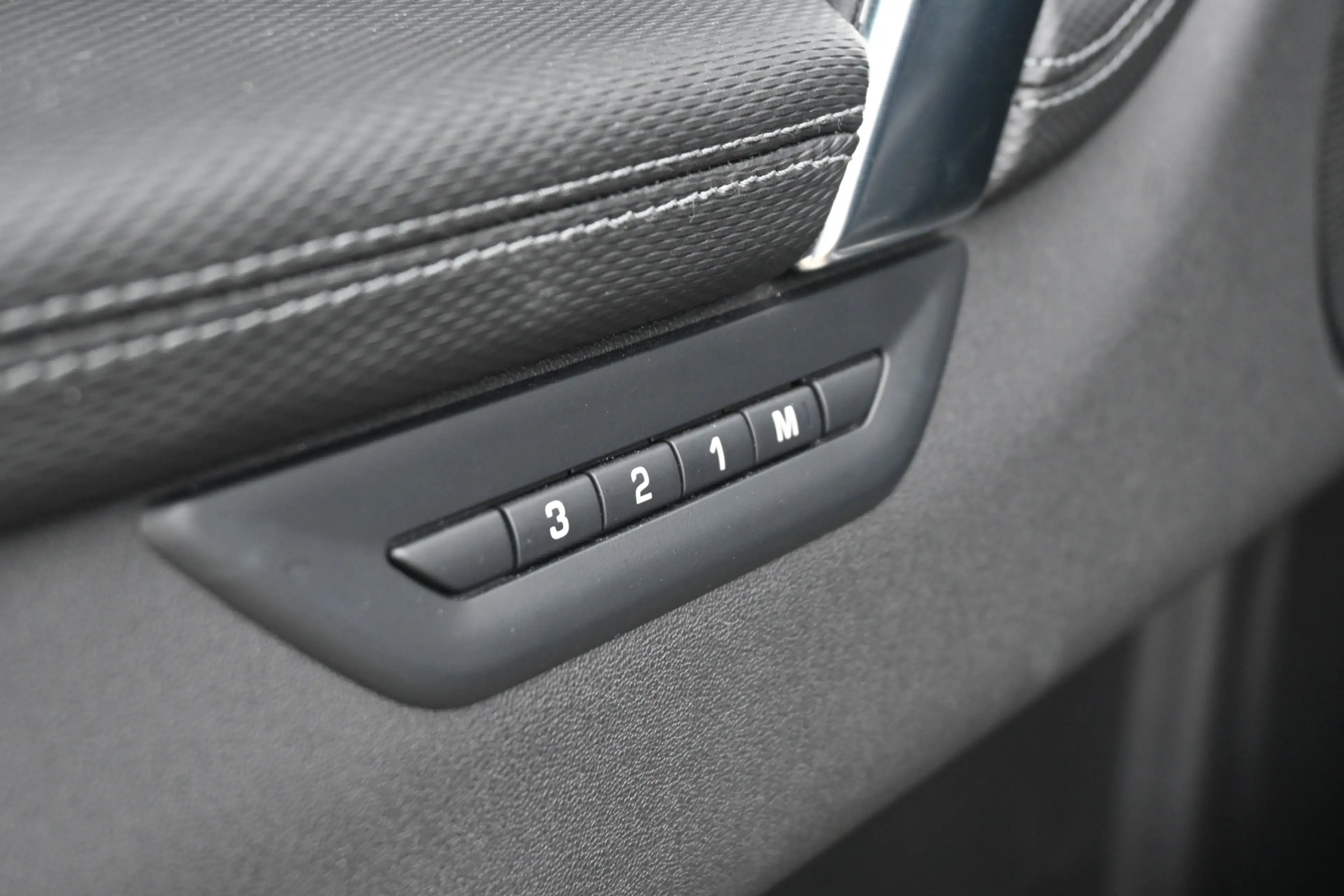 Land Rover Discovery Sport 1.5 P270e PHEV Dynamic SE — photo 20