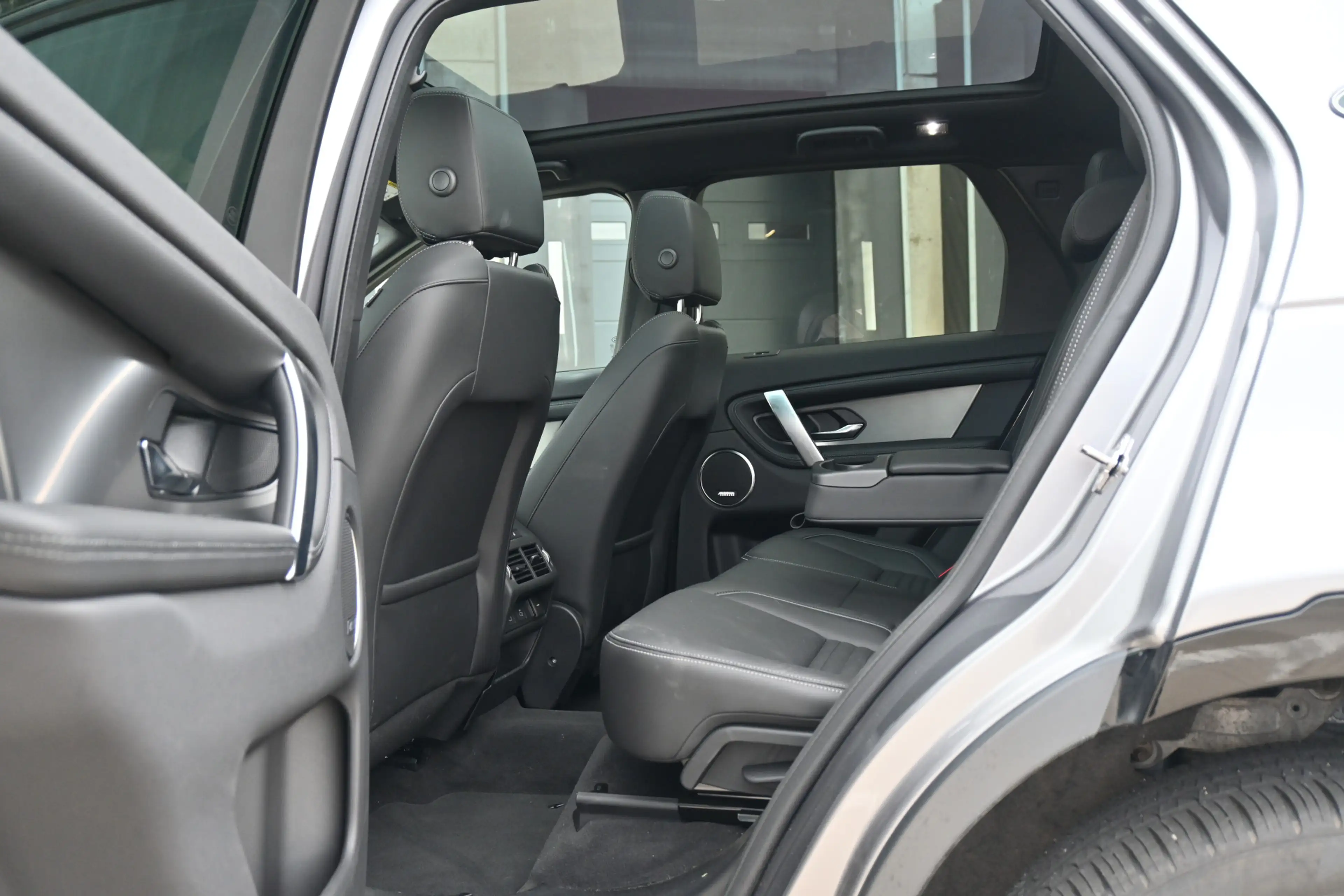 Land Rover Discovery Sport 1.5 P270e PHEV Dynamic SE — photo 7