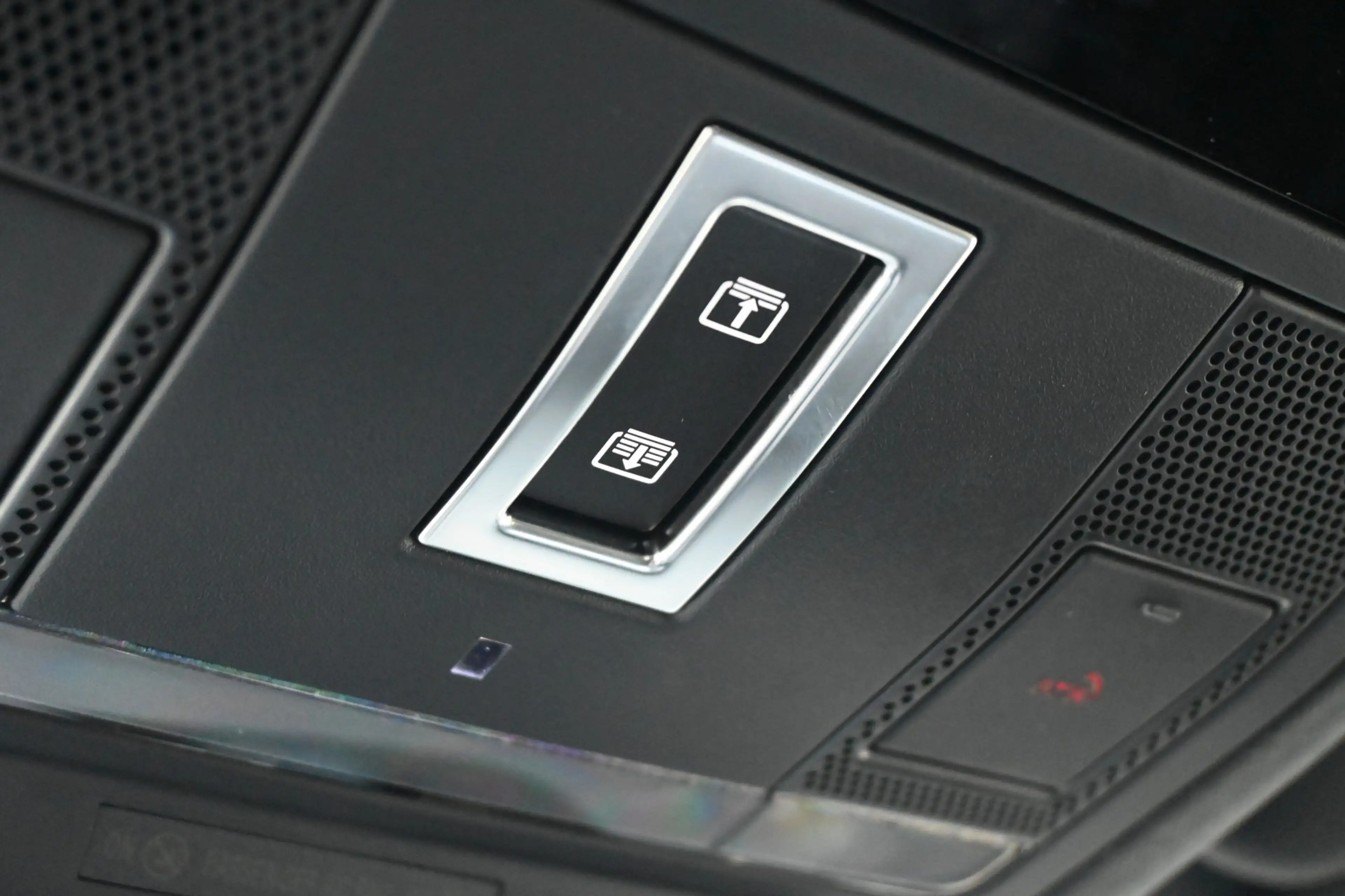 Land Rover Discovery Sport 1.5 P270e PHEV Dynamic SE — photo 22